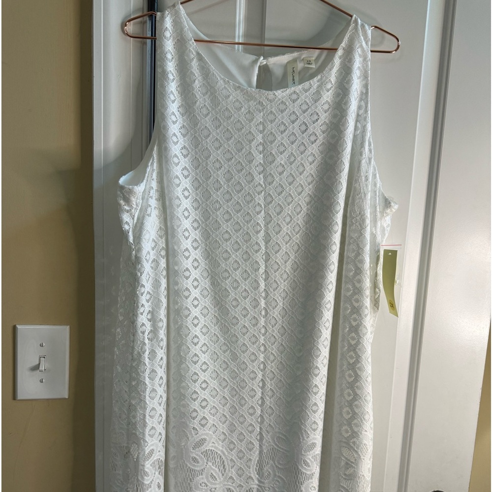 Women’s White Lace / Crochet Sleeveless Midi Dress
